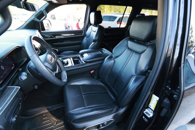 Used 2022 Jeep Wagoneer Series II RWD image 25