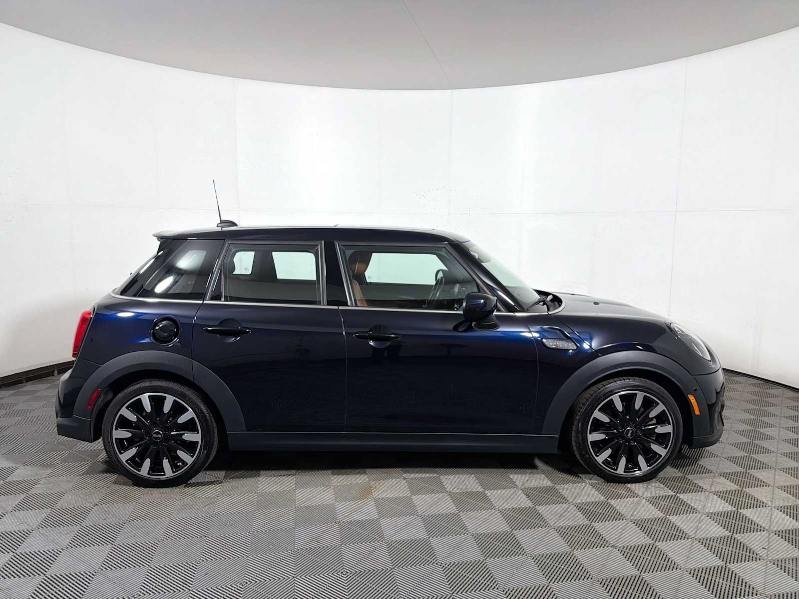 Used 2024 MINI Cooper S FWD image 7
