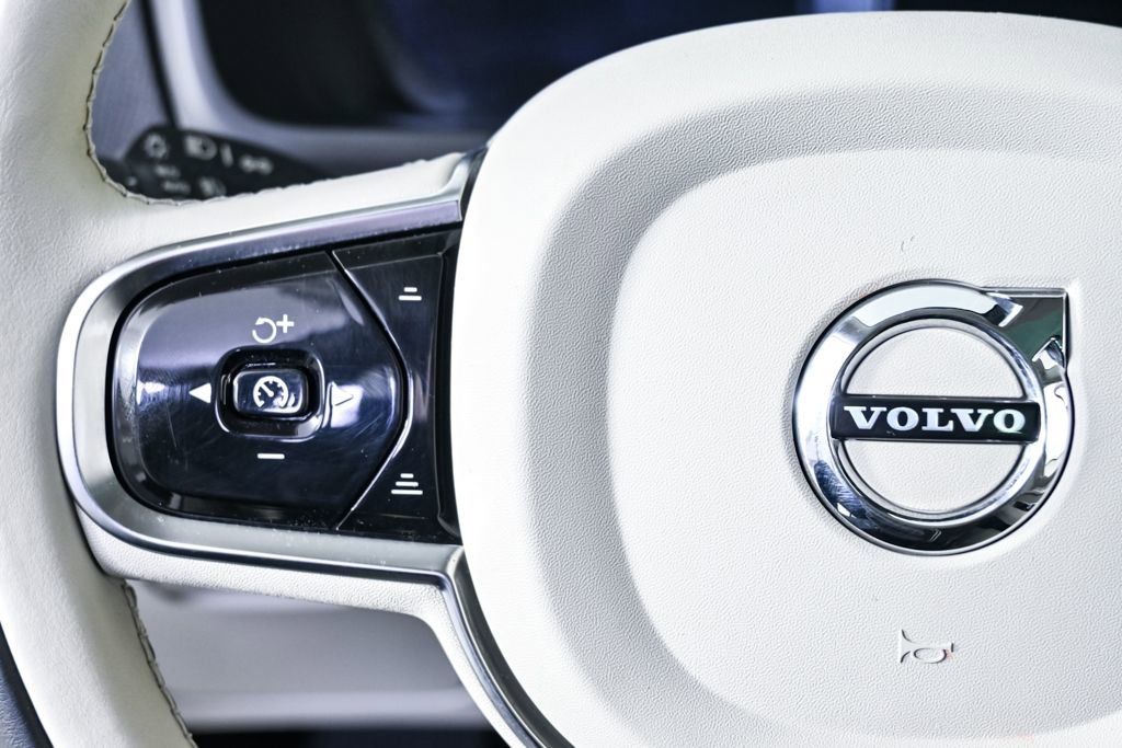 Certified 2024 Volvo XC90 B5 Plus w/ Protection Package Premier image 12