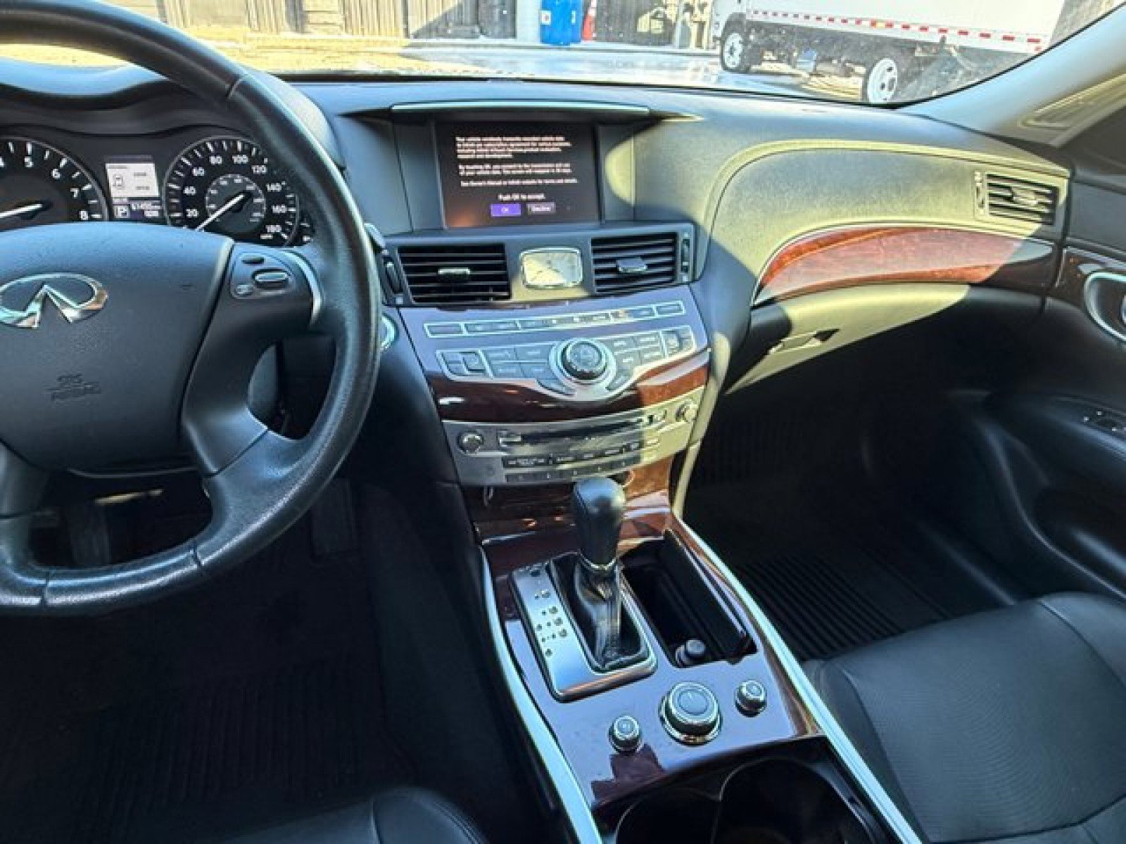 Used 2018 INFINITI Q70 L 3.7 image 14