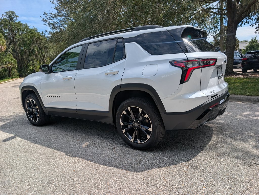 New 2027 Chevrolet Equinox RS FWD image 6