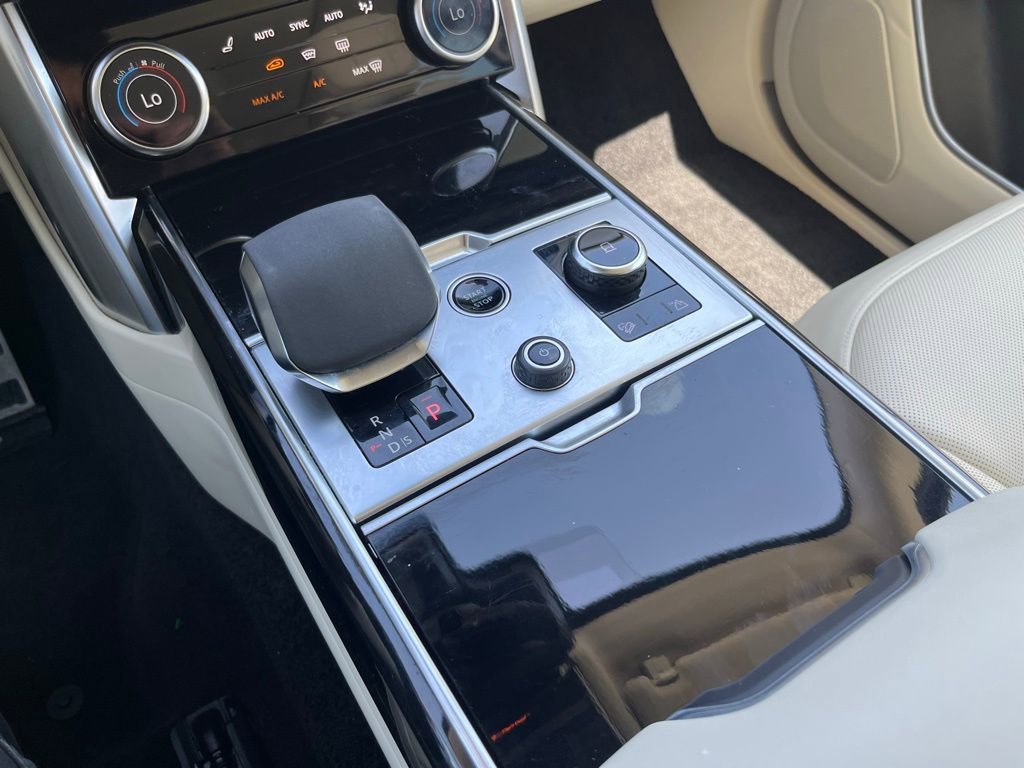 Used 2023 Land Rover Range Rover Long Wheelbase SE image 30