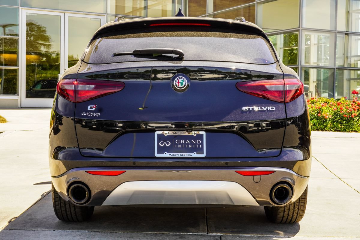 Used 2023 Alfa Romeo Stelvio Ti AWD/4WD image 11