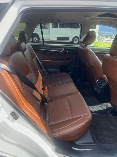 Used 2019 Subaru Outback 3.6R Touring w/ Popular Package #3A AWD/4WD image 12