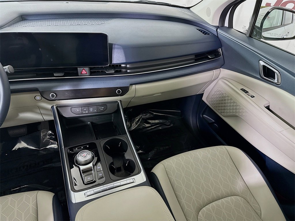 Used 2026 Kia Carnival EX image 27