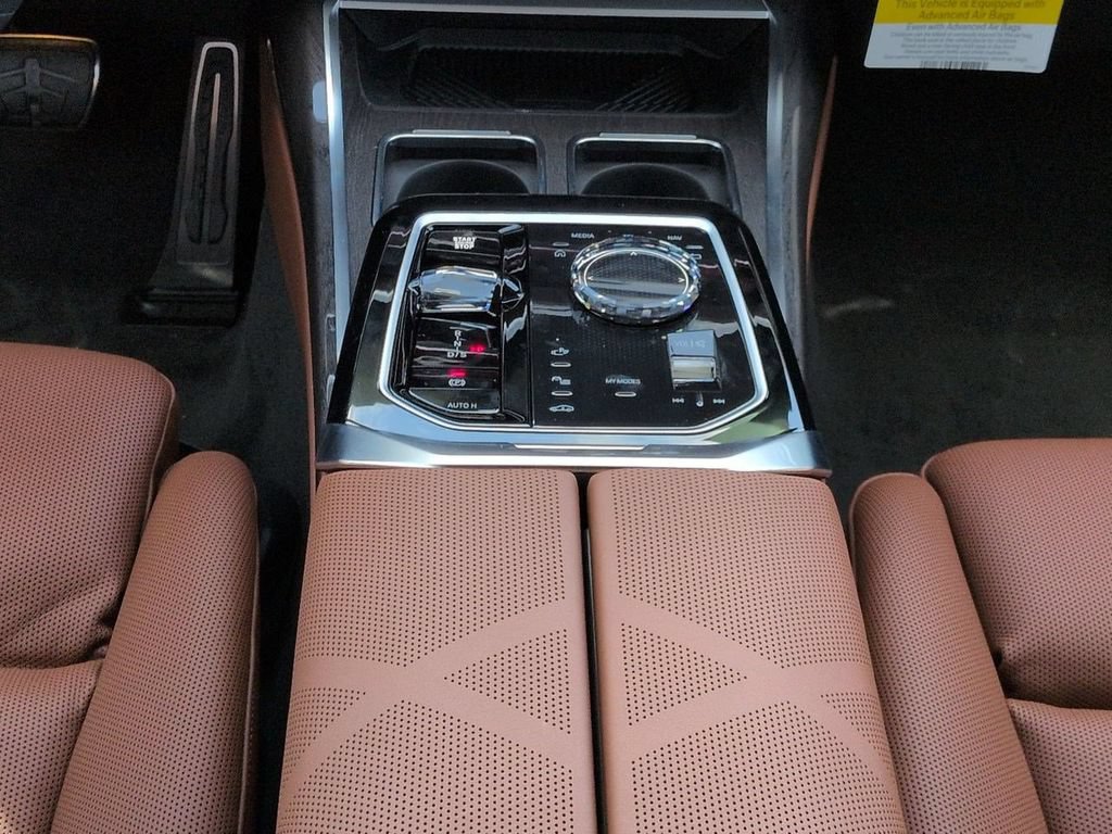 New 2026 BMW 740i xDrive AWD/4WD image 18