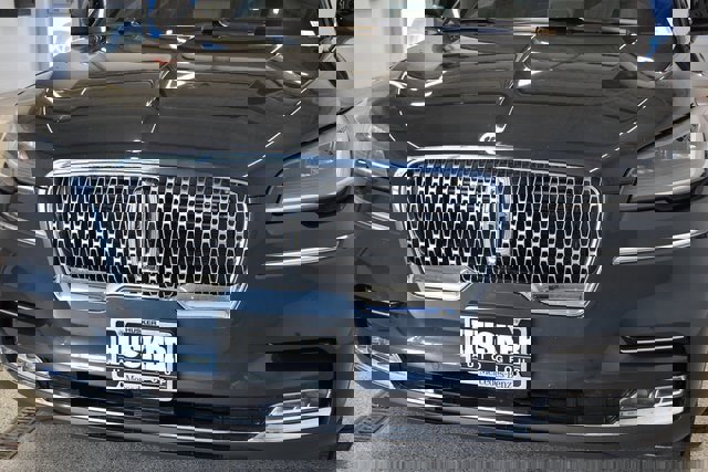 Used 2021 Lincoln Aviator Reserve w/ Equipment Group 201A image 16