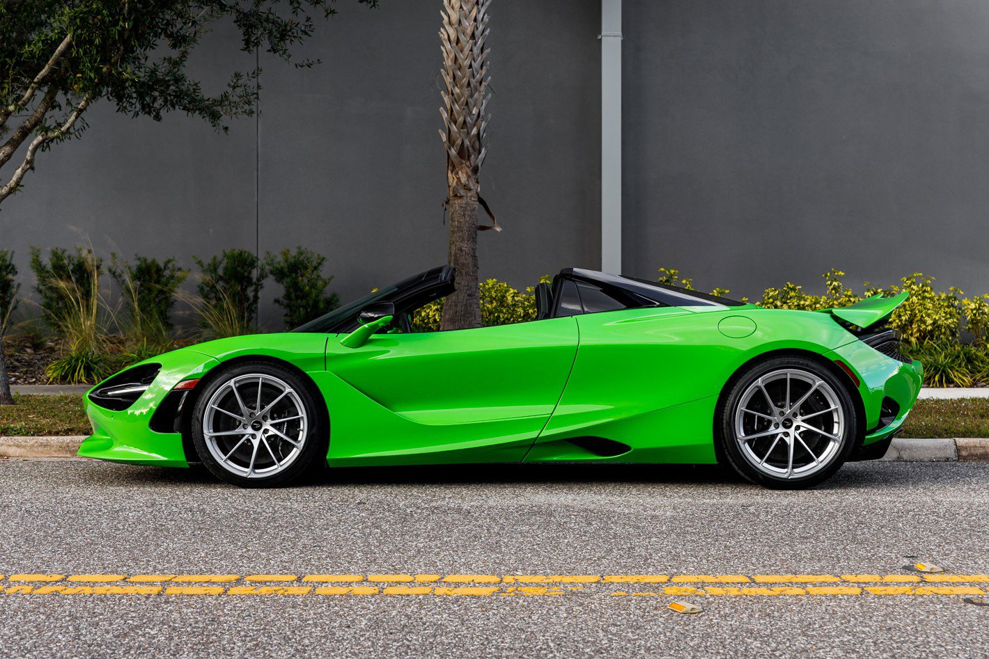 Used 2026 McLaren 750S Spider image 20