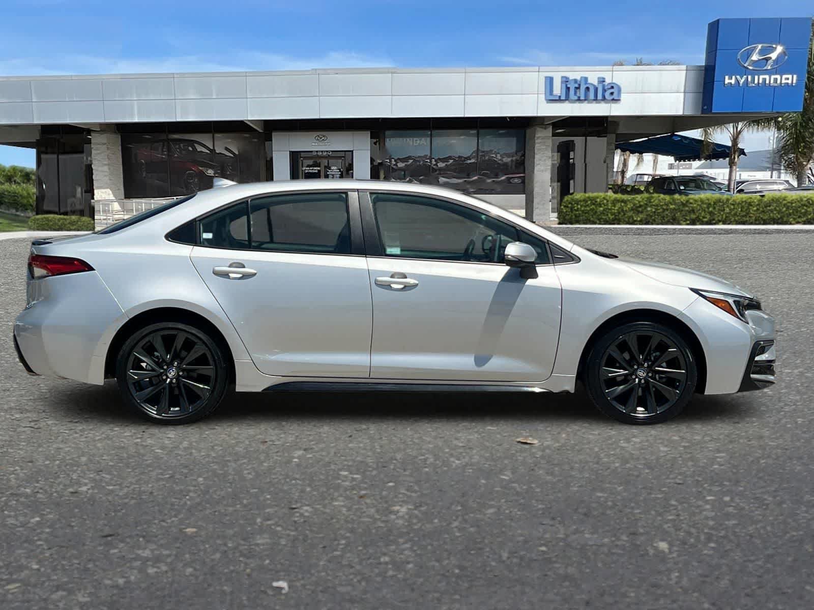 Used 2025 Toyota Corolla XSE FWD image 9