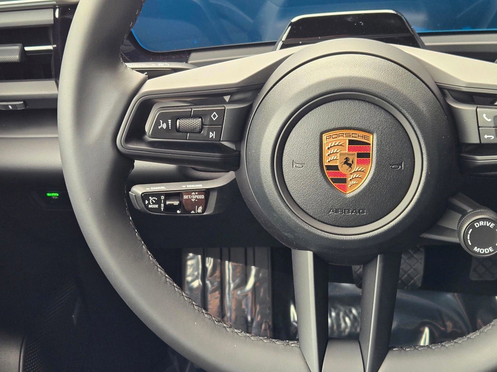 New 2026 Porsche Macan Electric RWD image 16