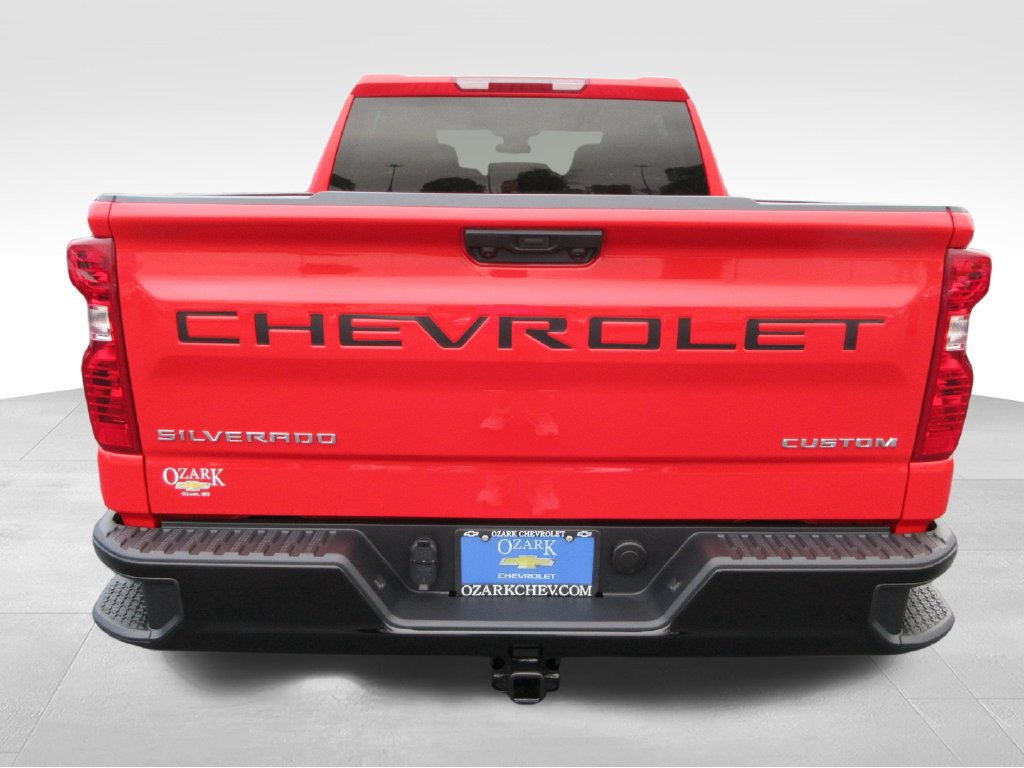 New 2026 Chevrolet Silverado 1500 Custom Trail Boss w/ LPO, Dark Essentials Package AWD/4WD image 5