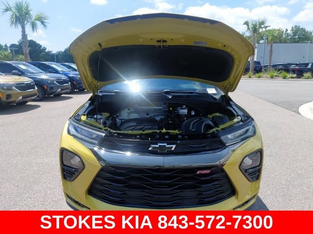 Used 2023 Chevrolet TrailBlazer RS w/ Sun and Liftgate Package AWD/4WD image 9