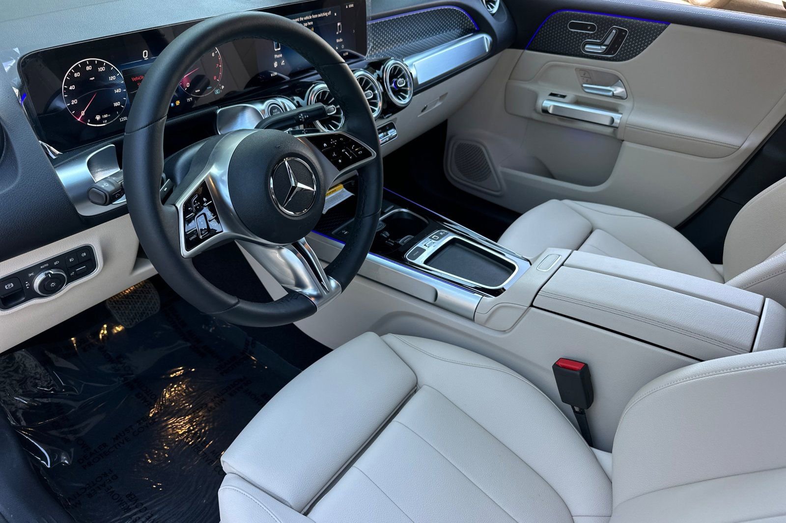 New 2025 Mercedes-Benz GLB 250 image 13