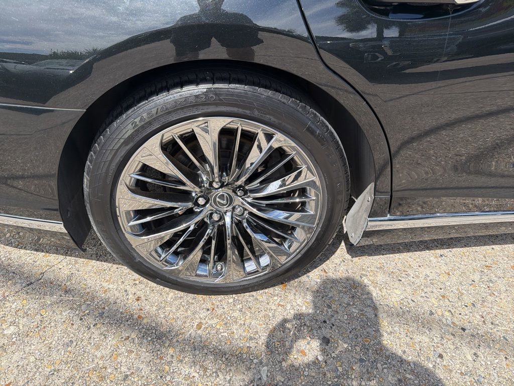 Used 2020 Lexus LS 500 w/ Interior Upgrade Package image 22