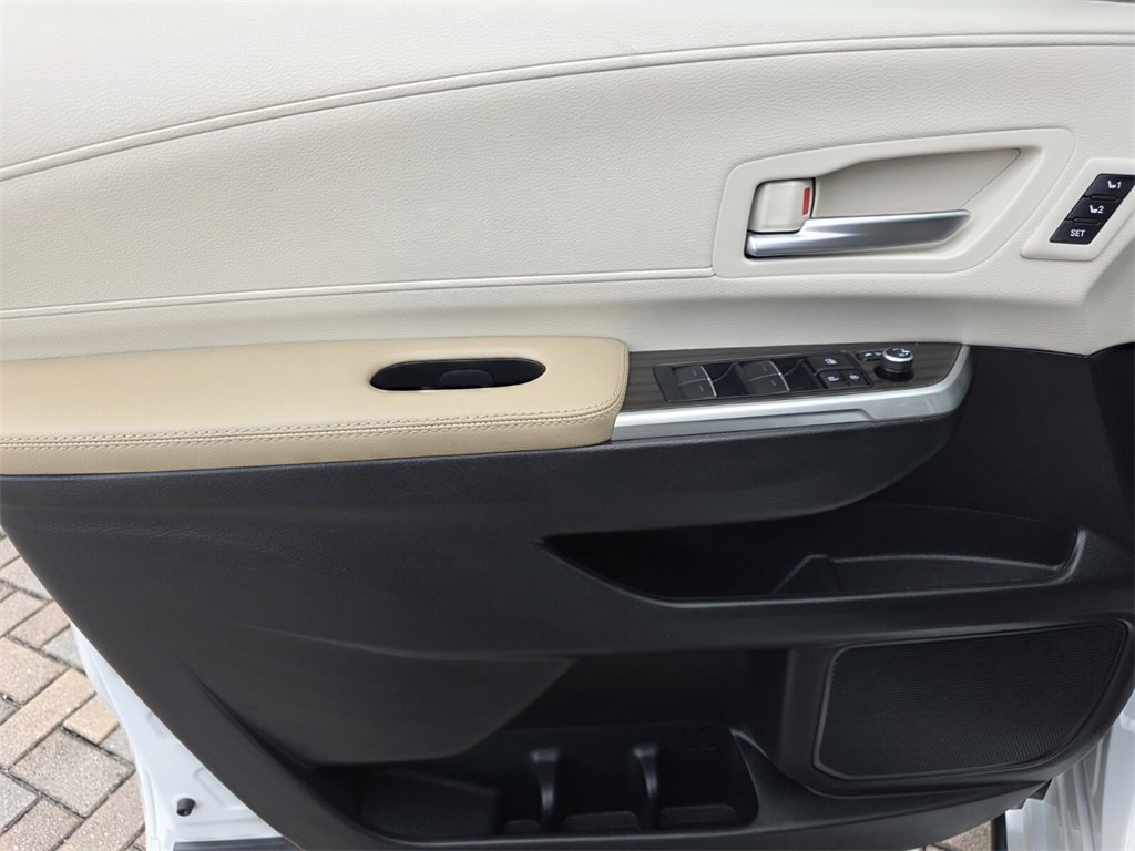 Certified 2024 Toyota Sienna Limited image 29