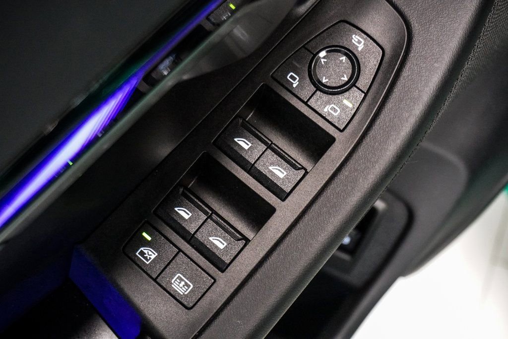 Used 2025 BMW M5 w/ Carbon Package image 36