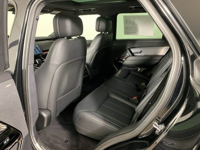 Used 2025 Land Rover Range Rover Sport SE AWD/4WD image 31