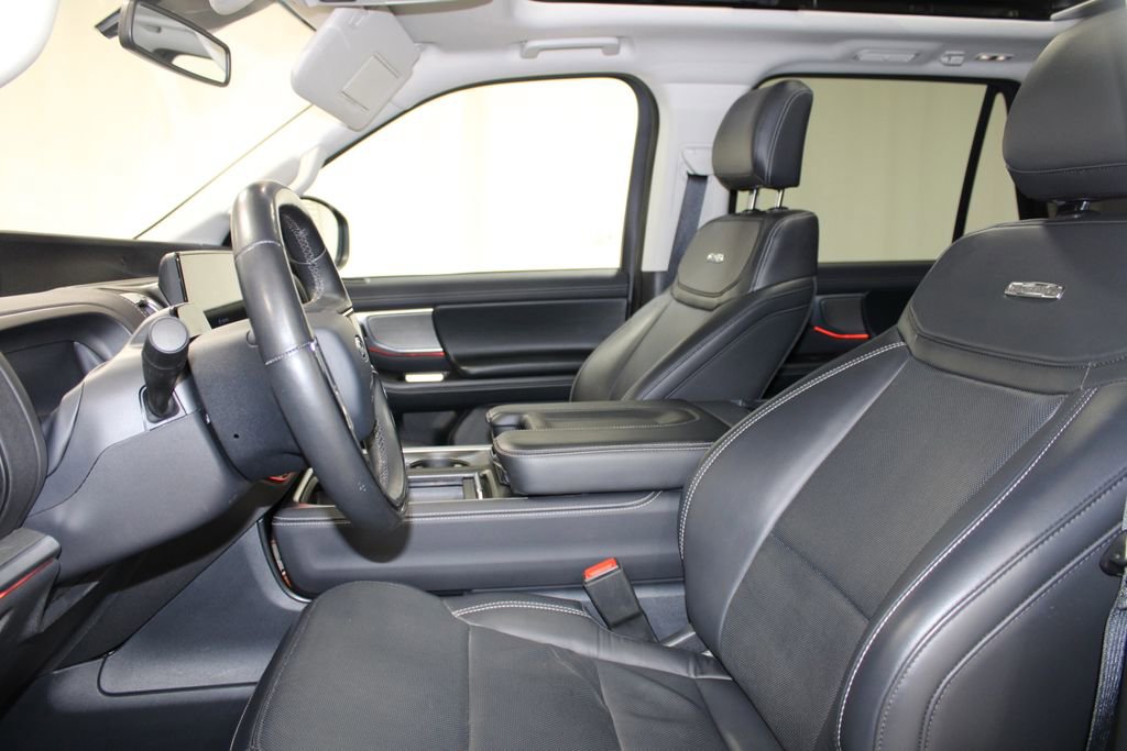 Used 2025 Ford Expedition Platinum AWD/4WD image 17