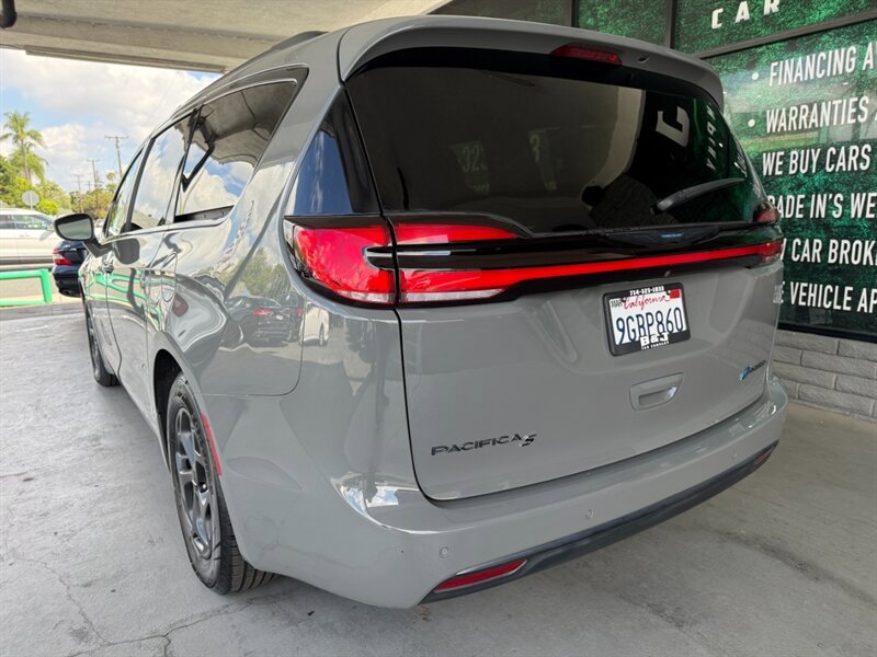 Used 2021 Chrysler Pacifica Limited w/ S Appearance Package image 6