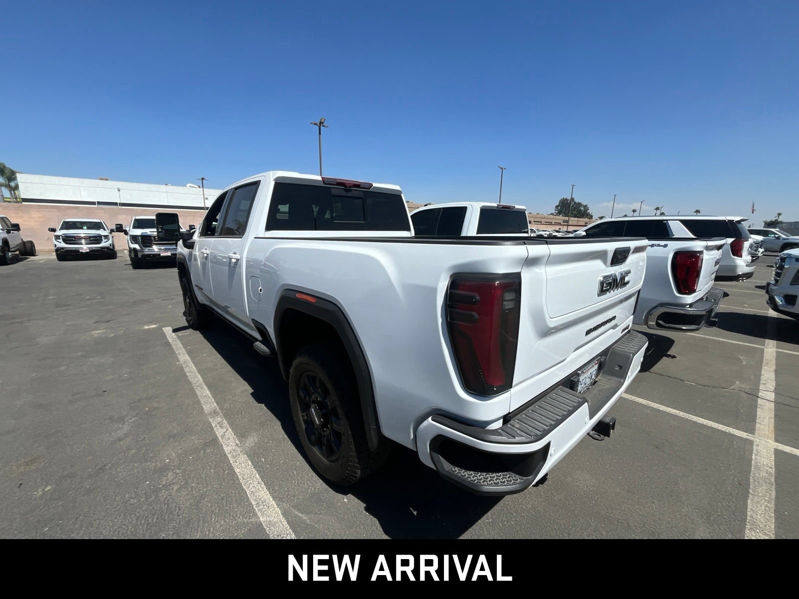 Certified 2024 GMC Sierra 2500 AT4 w/ AT4 Premium Plus Package AWD/4WD image 6