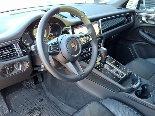 Certified 2026 Porsche Macan image 4
