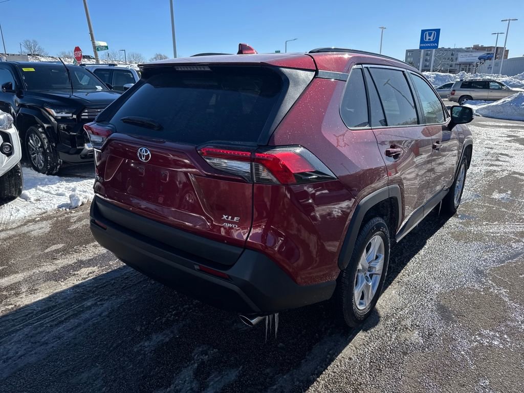 Used 2021 Toyota RAV4 XLE w/ Convenience Package image 7