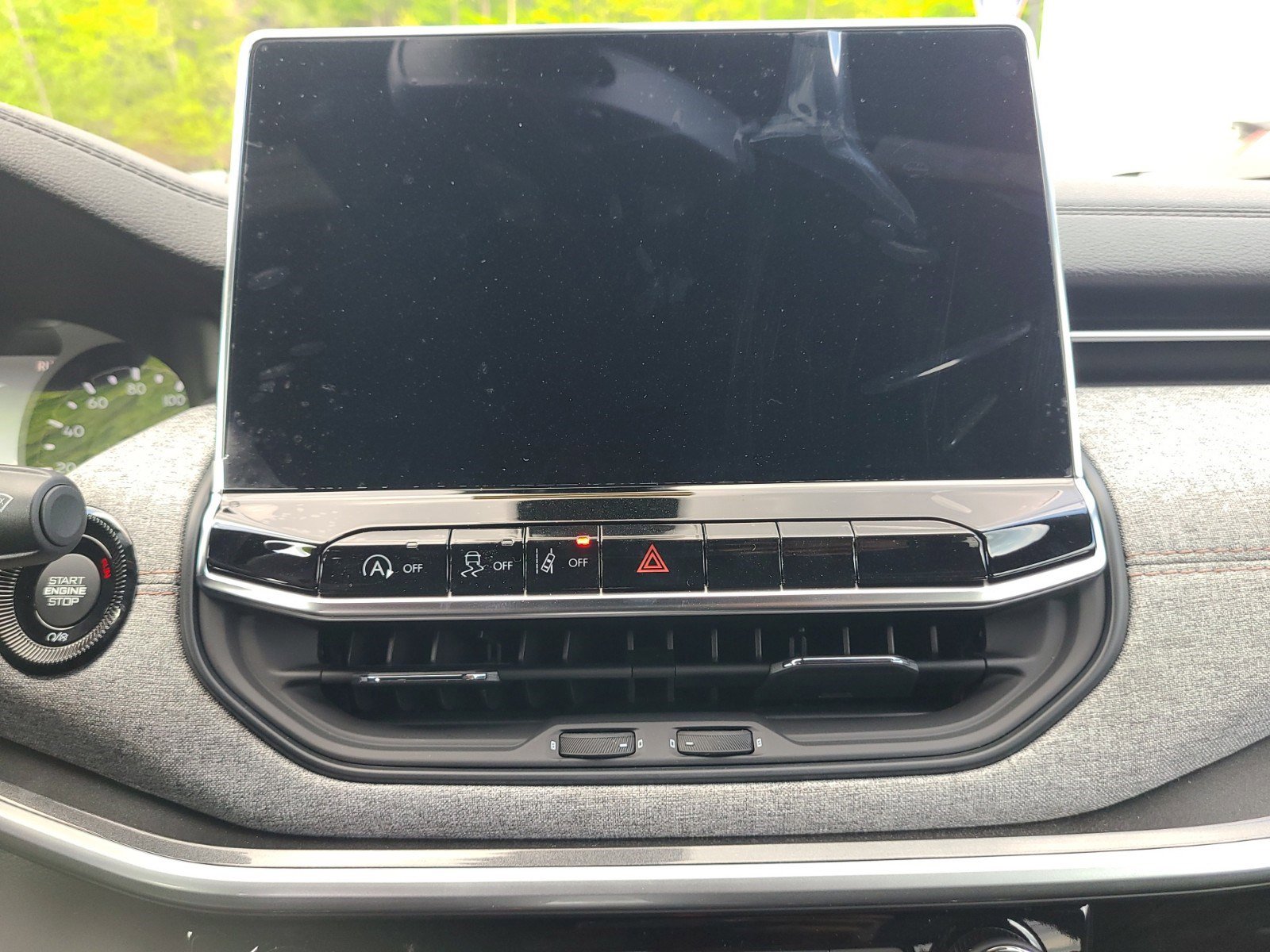 Used 2024 Jeep Compass Latitude image 15