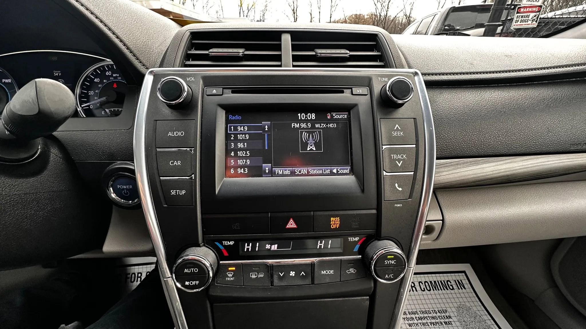 Used 2015 Toyota Camry LE image 13