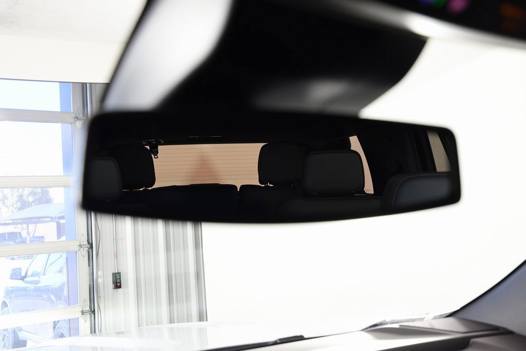 Used 2026 GMC Yukon Denali w/ Sun & Power Step Package image 34