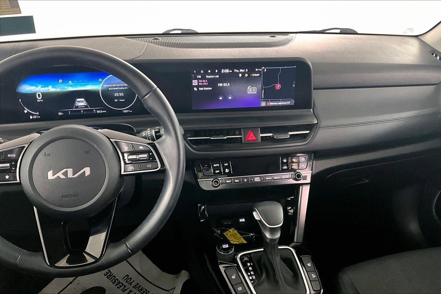 Used 2024 Kia Seltos EX FWD image 9