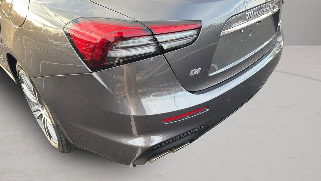 Used 2022 Maserati Ghibli Modena Q4 image 12