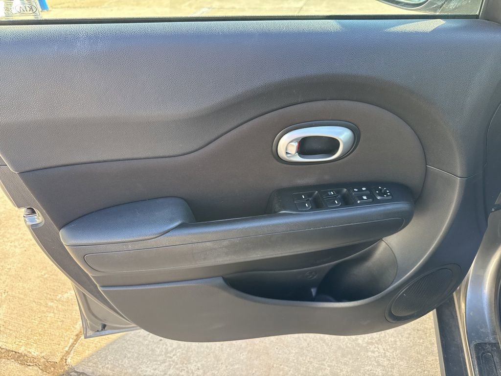Used 2016 Kia Soul image 7