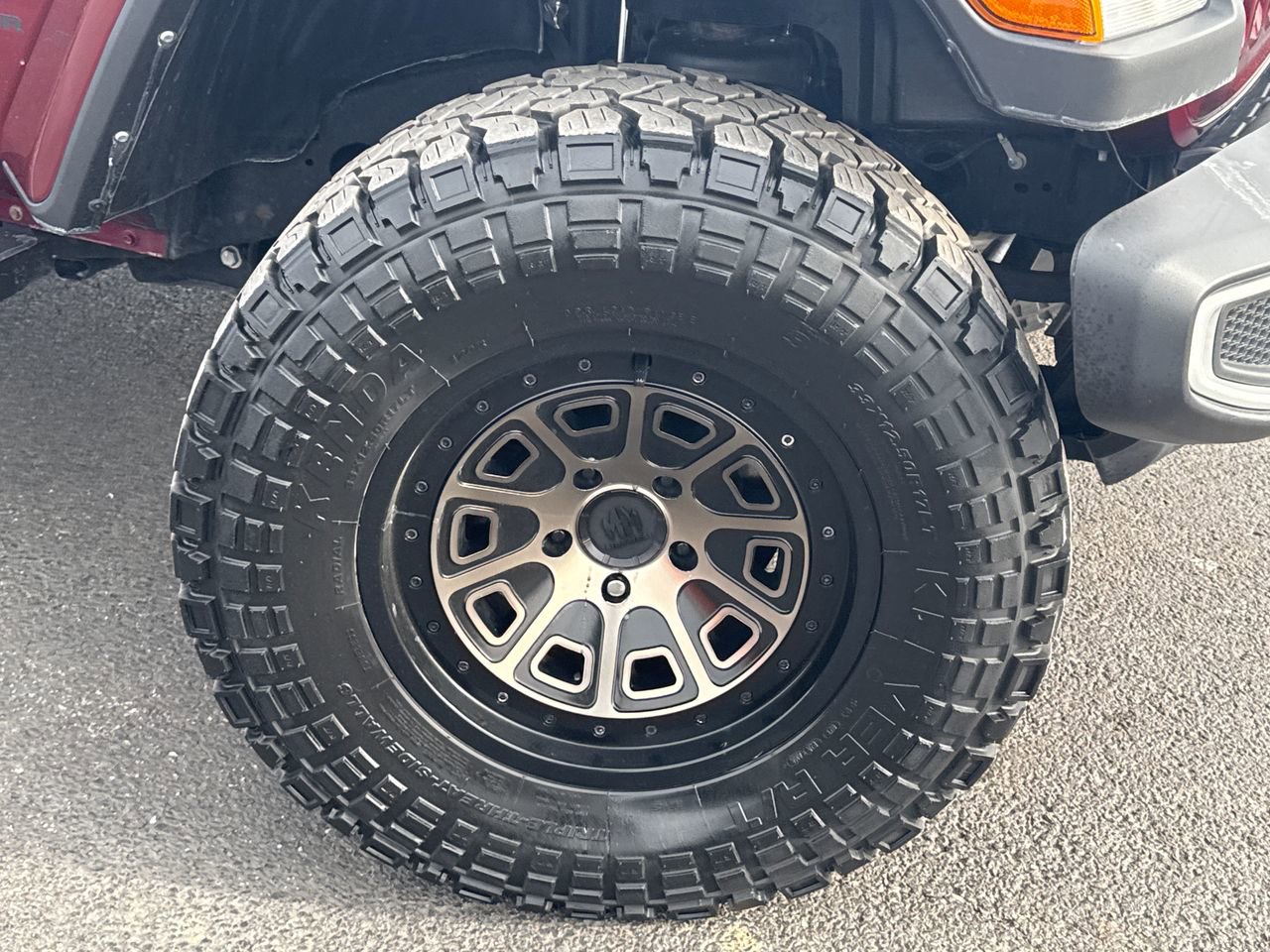 Used 2021 Jeep Gladiator Sport image 9