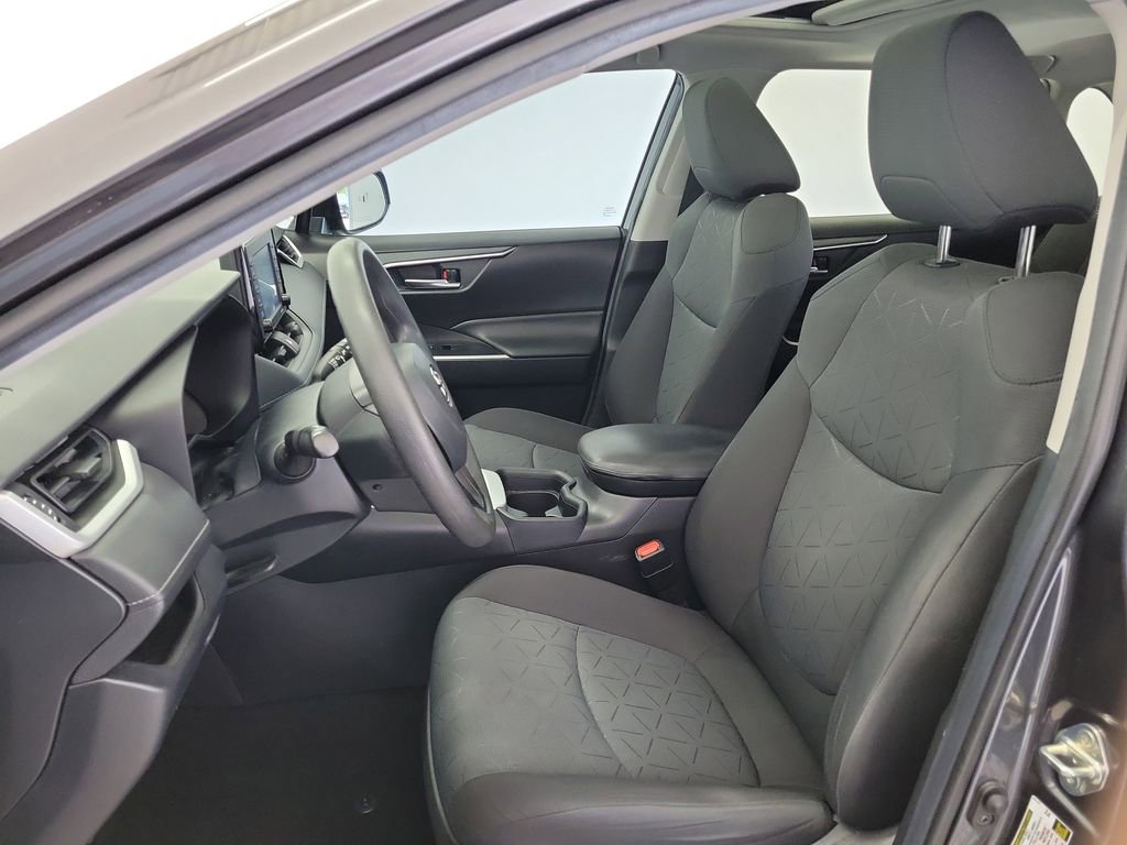 Used 2020 Toyota RAV4 XLE w/ Convenience Package FWD image 19