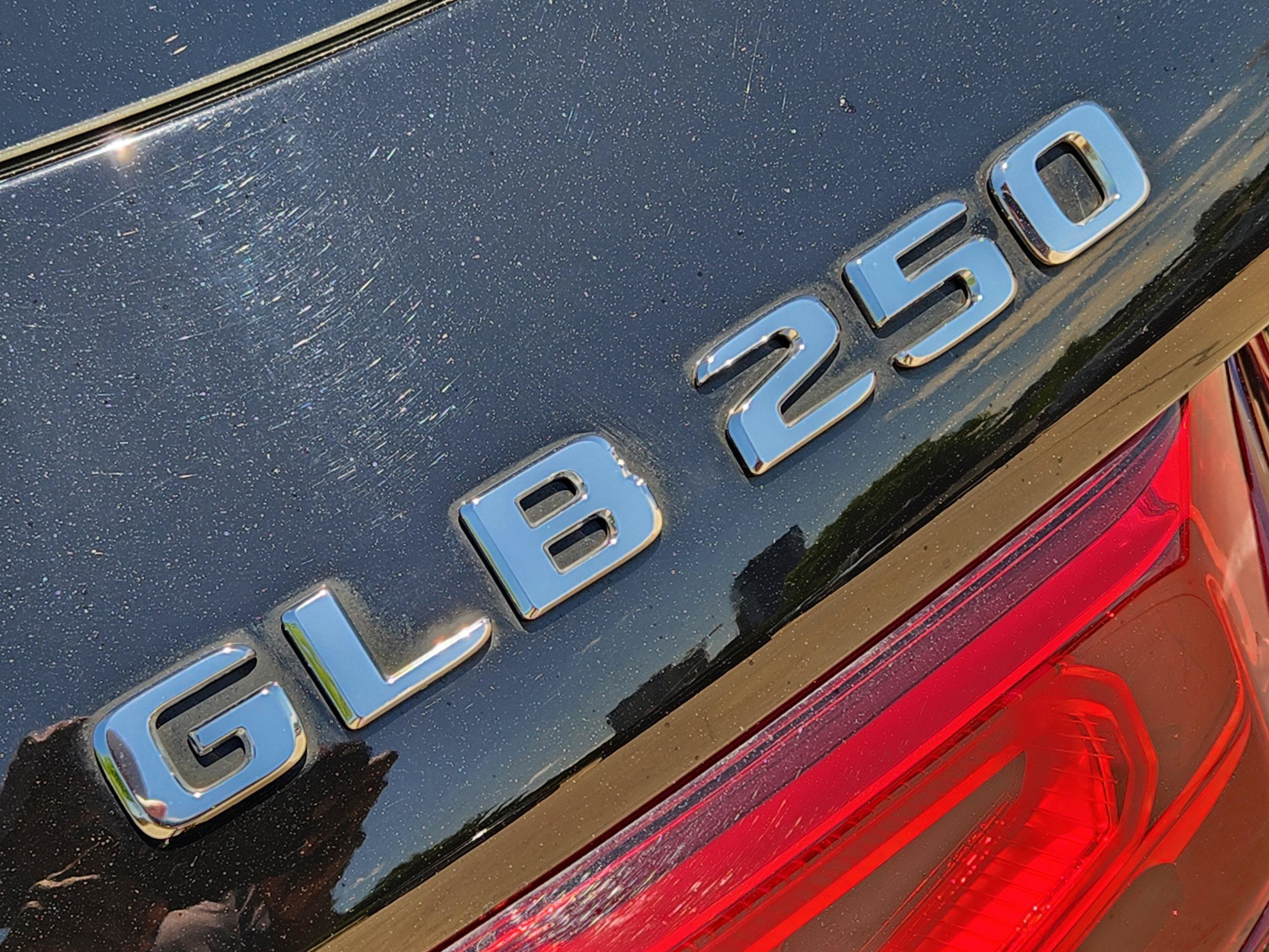 Certified 2023 Mercedes-Benz GLB 250 4MATIC image 31