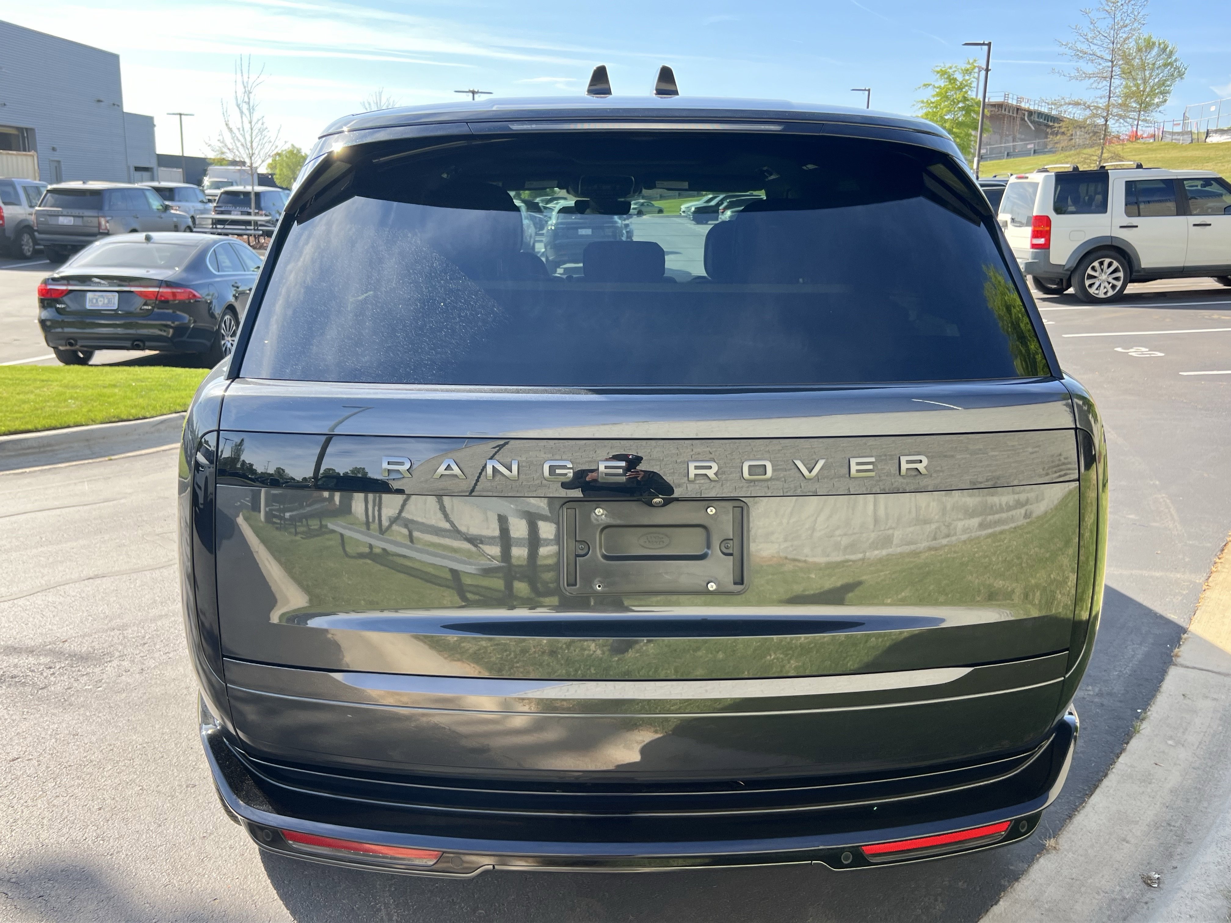 Certified 2024 Land Rover Range Rover SE image 6