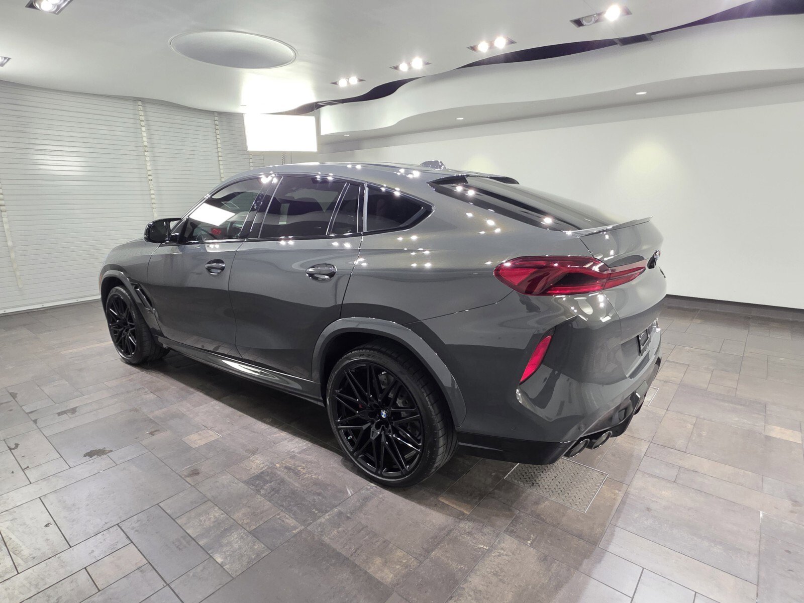 Used 2025 BMW X6 M Competition w/ Executive Package image 4