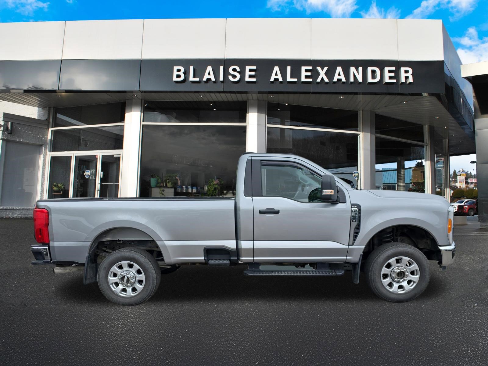 Used 2023 Ford F350 XLT w/ Snow Plow Prep Package AWD/4WD image 2