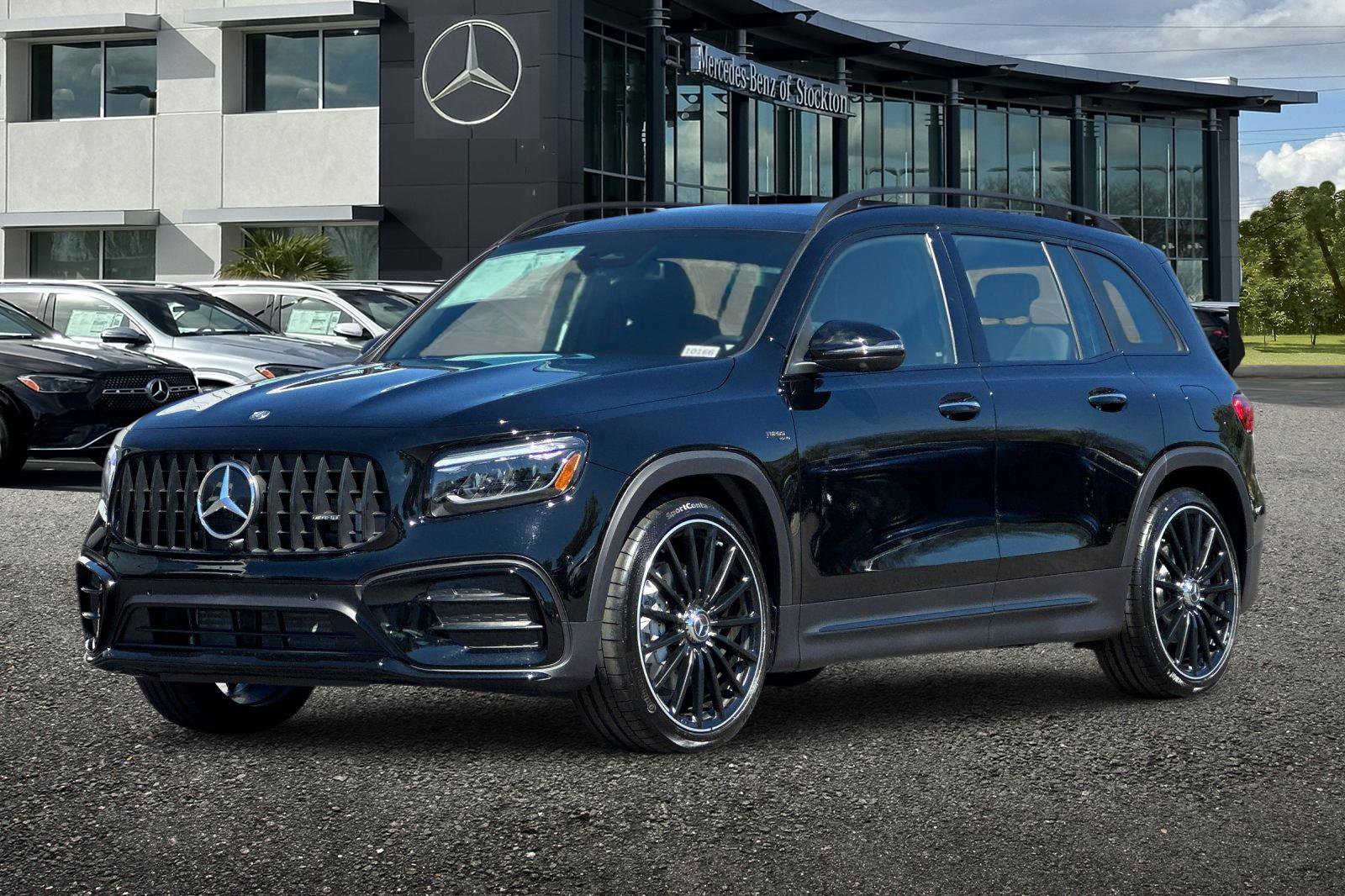New 2026 Mercedes-Benz GLB 35 AMG AMG 35 image 8