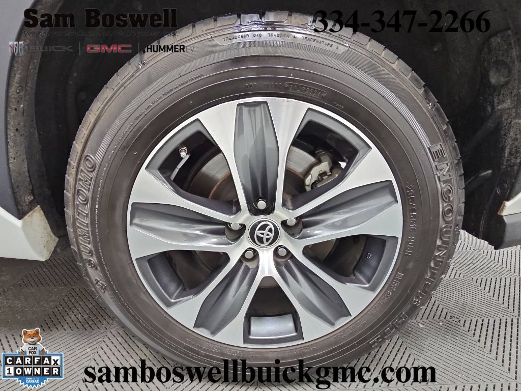 Used 2022 Toyota Highlander XLE FWD image 41