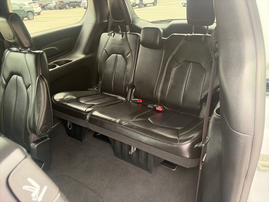 Used 2026 Chrysler Pacifica Select FWD image 39