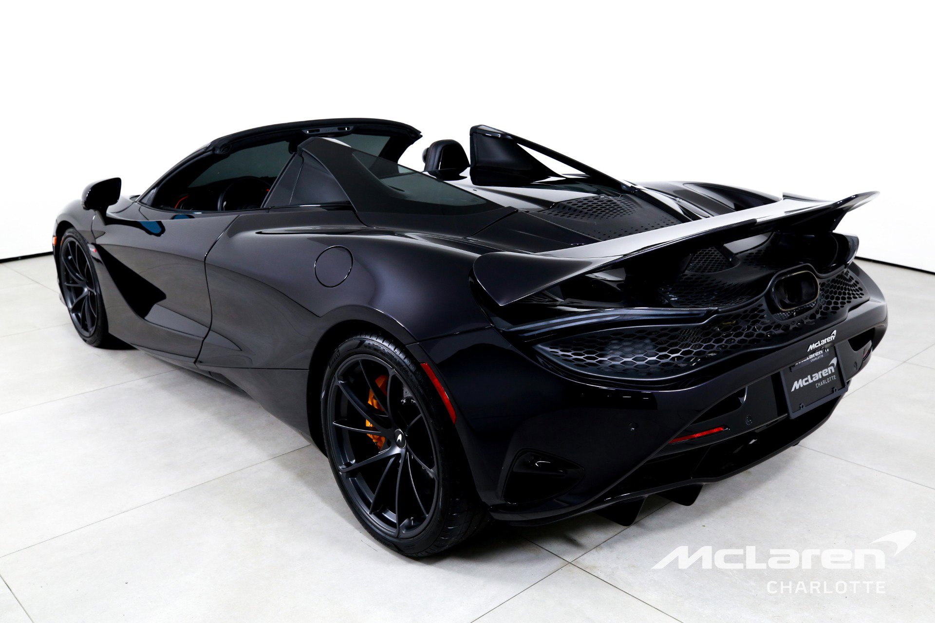 Used 2024 McLaren 750S Spider RWD image 8