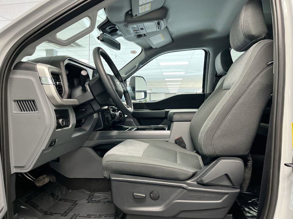 New 2026 Ford F350 XLT w/ XLT Premium Package AWD/4WD image 14
