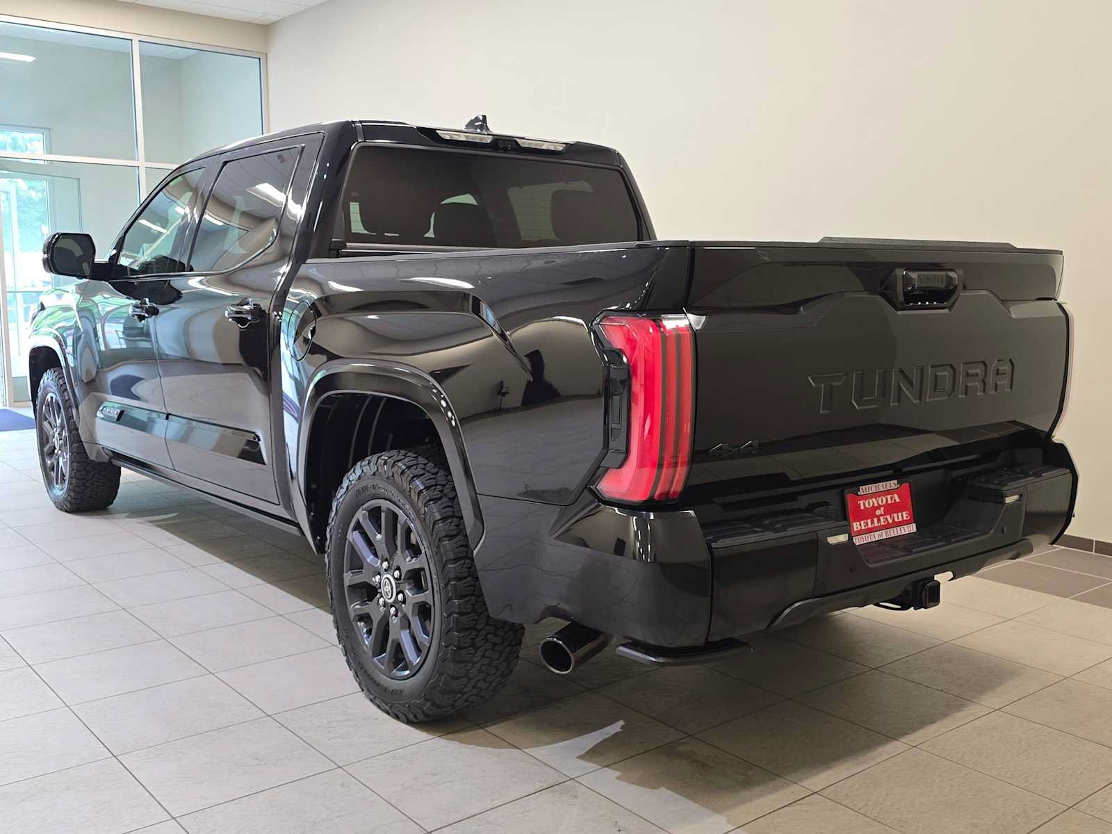 Used 2023 Toyota Tundra Platinum AWD/4WD image 5