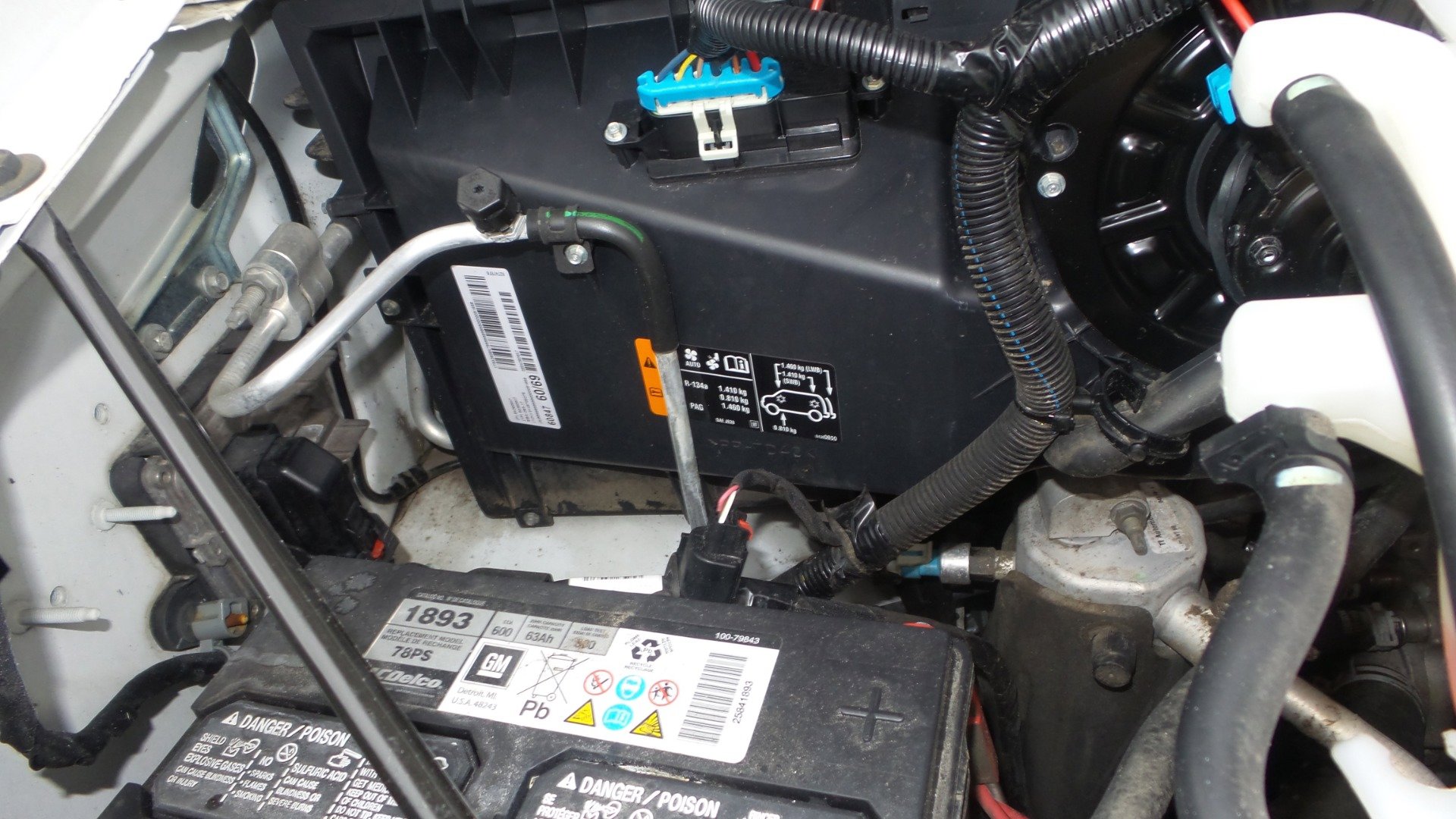 Used 2019 Chevrolet Express 2500 w/ Driver Convenience Package image 45