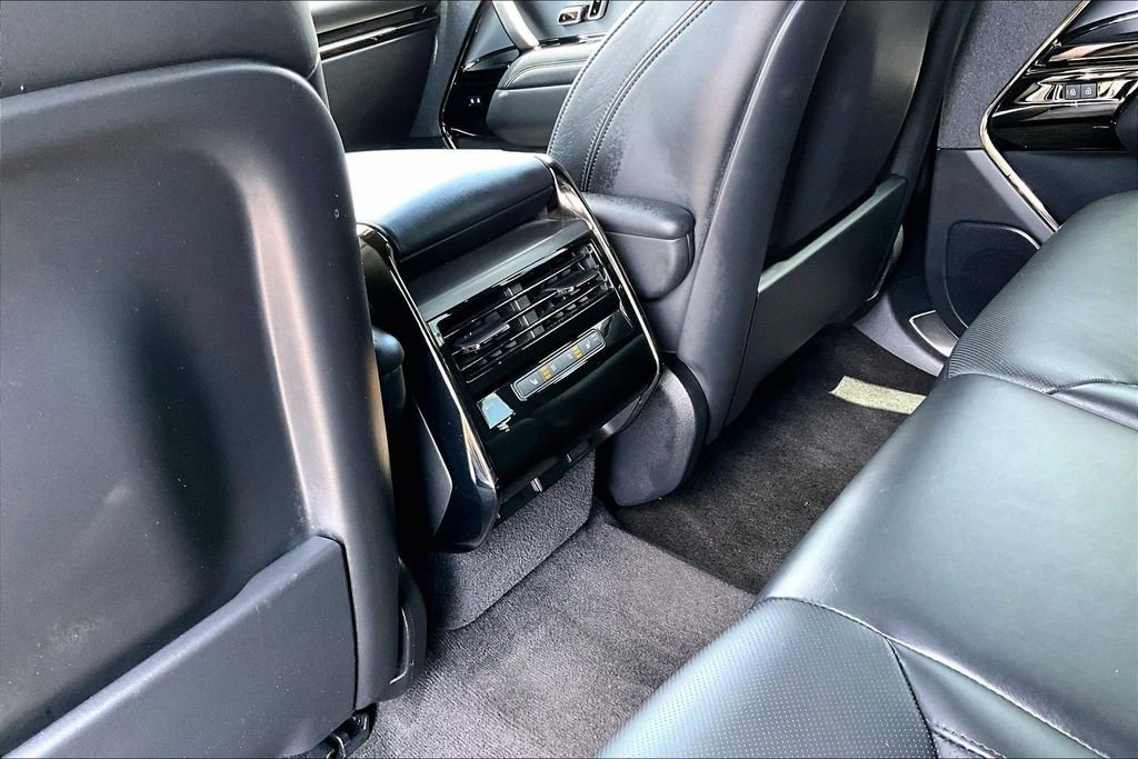 Used 2025 Land Rover Range Rover Sport SE AWD/4WD image 10