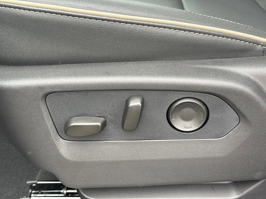 Certified 2026 GMC Yukon Elevation w/ Elevation Premium Package AWD/4WD image 19