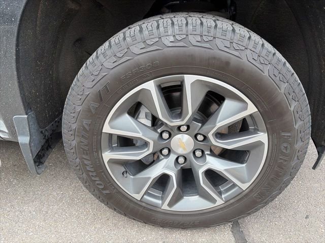 Used 2024 Chevrolet Silverado 1500 LT AWD/4WD image 5