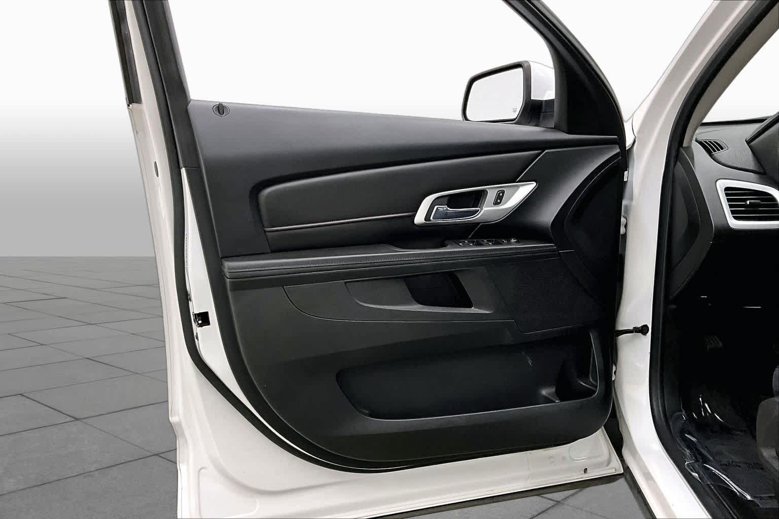 Used 2016 GMC Terrain SLE FWD image 25