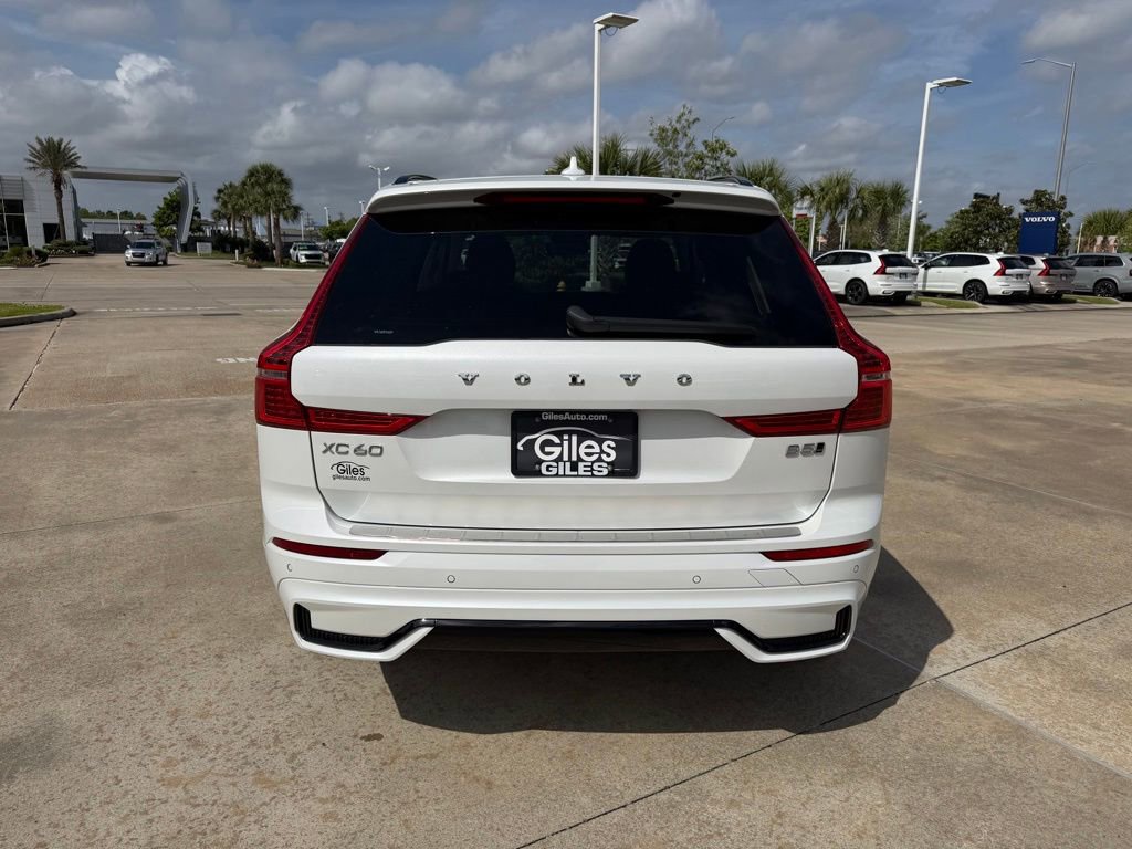 Used 2023 Volvo XC60 B5 Plus w/ Climate Package image 4